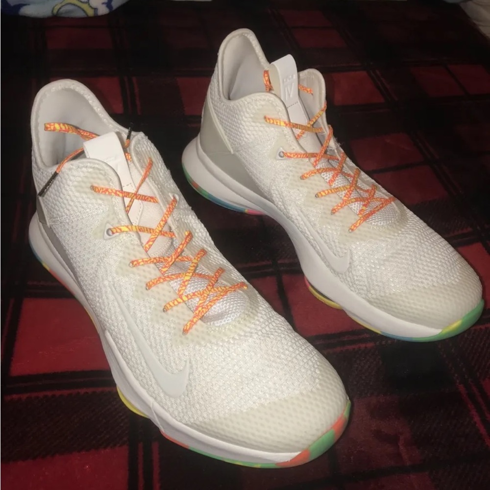 Nike Lebron Witness 4 size 12.5